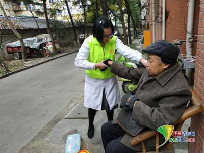 青白江家庭醫(yī)生團(tuán)隊(duì) 58支健康守護(hù)隊(duì)，貼心服務(wù)暖萬(wàn)家